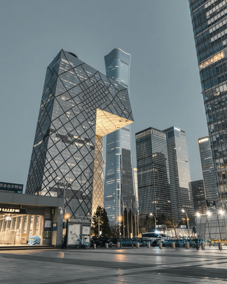 China Holds Rates for 11th Month as 5% Growth Buys Time