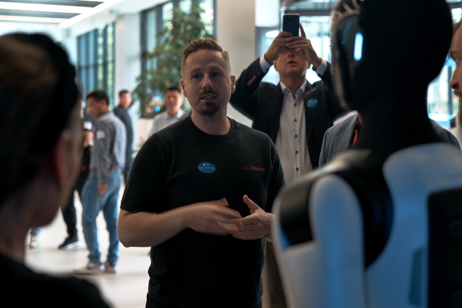 What Can German Manufacturers Learn from China’s Robot Clusters?